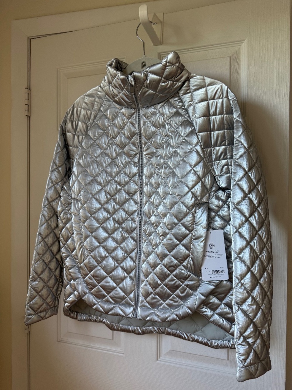Athleta Whisper Featherless Metallic Silver Quilted Jacket Size S NWT
